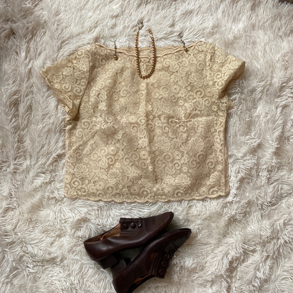 Beige lace vintage top